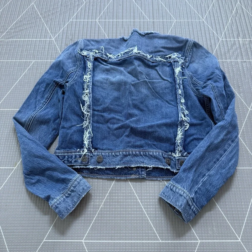 Paige Denim Jean Jacket Sz Small Distressed Medium Wash Raw‎ Trim